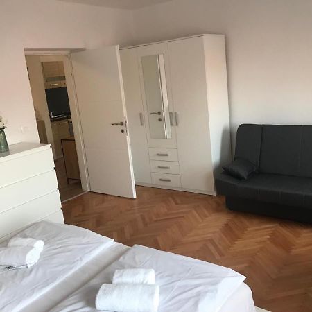 Apartment Plaza - Beach Копер Екстер'єр фото